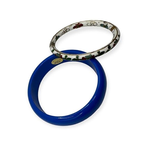 Two 2 bangle bracelets one blue and one white with blue - Picture 8 of 8